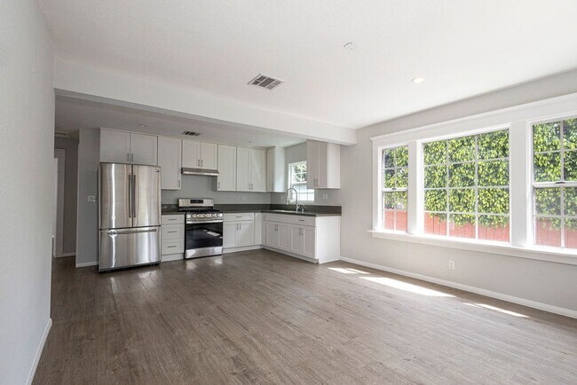 Building Photo - 3463 Plata St