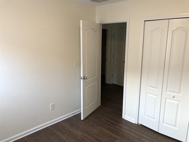 Building Photo - 76083 Deerwood Dr