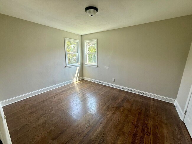 Building Photo - Large 3 bedroom / 2 bath house in Annapolis