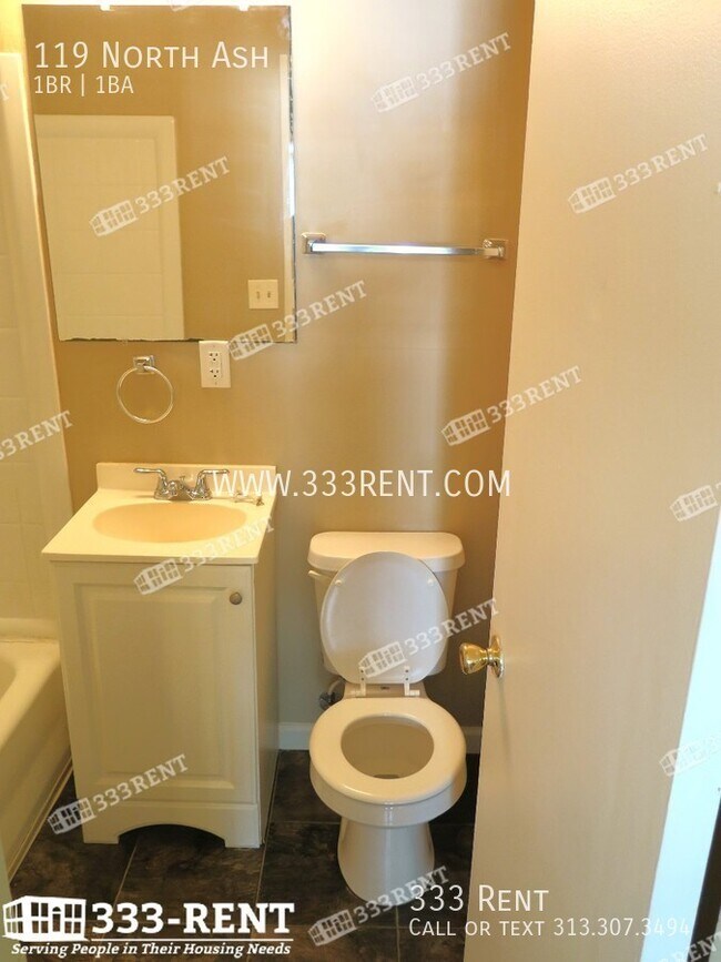 Building Photo - 119 North Ash-