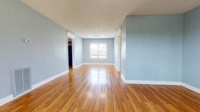 Building Photo - 203 E Cole Rd