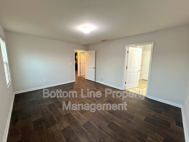 Building Photo - 636 Newfound Hollow Dr