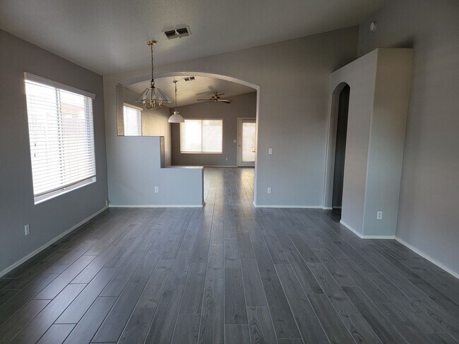 Building Photo - 8164 W Mary Ann Dr