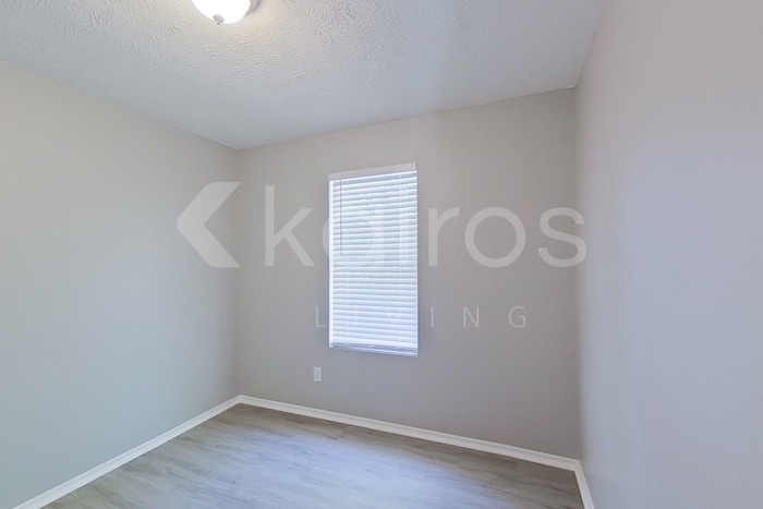 Building Photo - 3160 Creekwood Dr