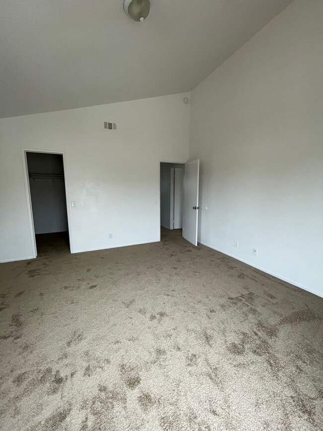 Building Photo - 6527 Sabado Tarde Rd