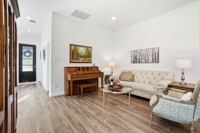 Building Photo - 1409 Northwood Blf Ln