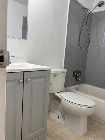 Building Photo - 198 Tropical Ave