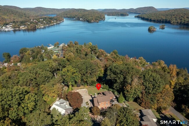 Building Photo - 28 Fox Run