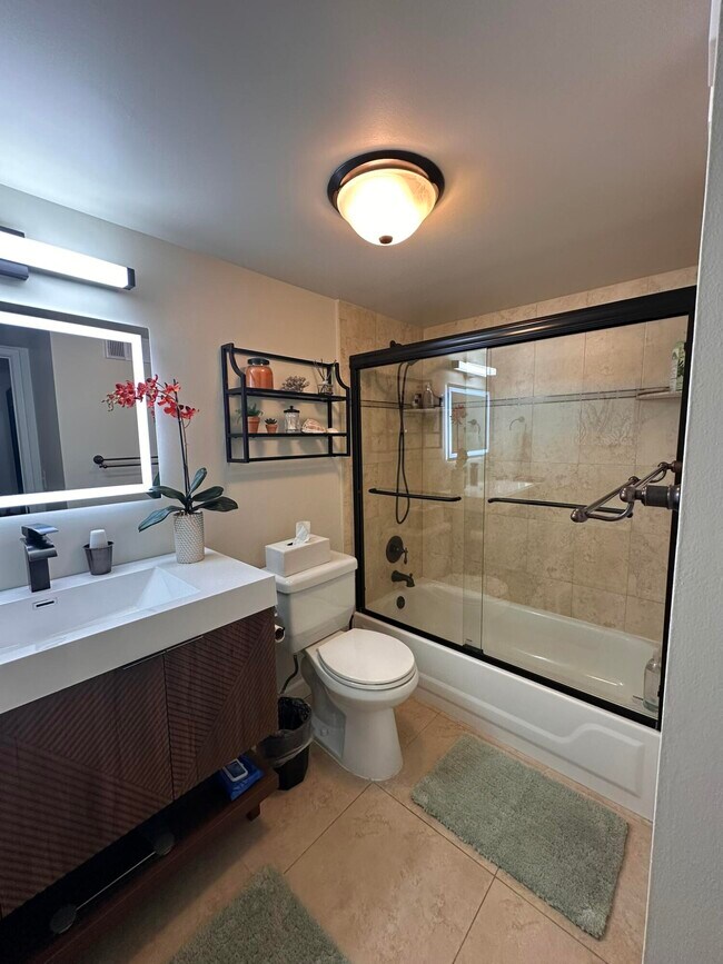 Building Photo - 180 Yacht Club Way