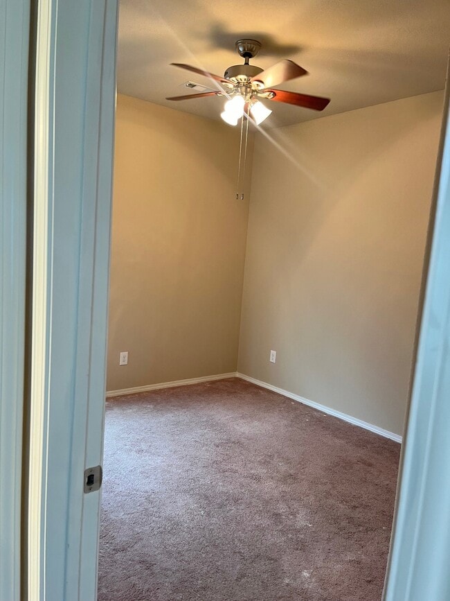 Building Photo - 4500 W Sweetgum Ln