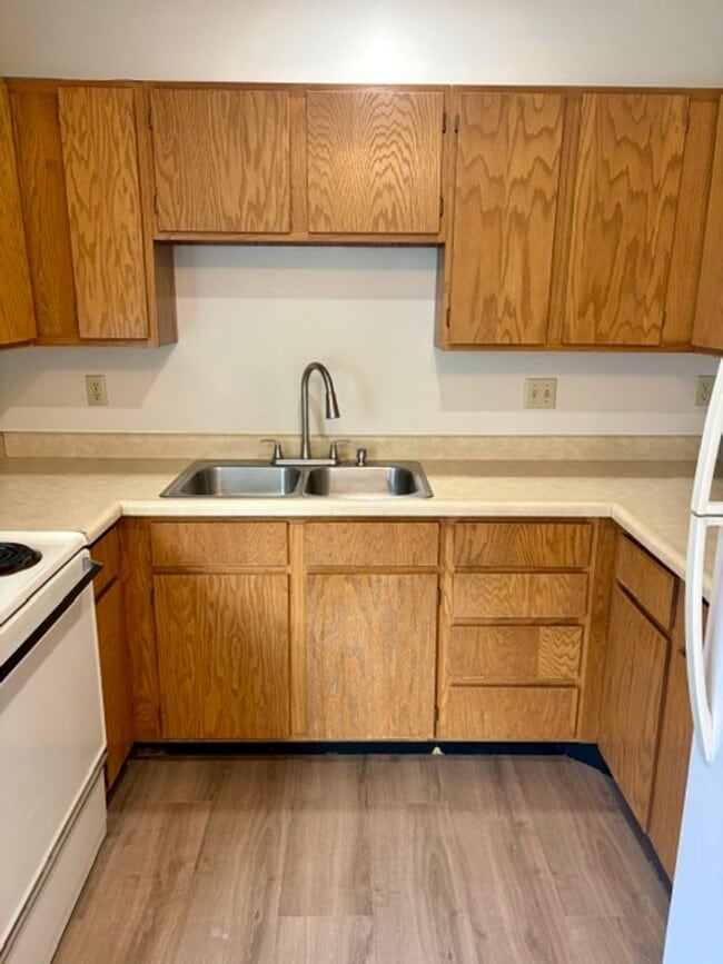 Building Photo - NEWLY UPDATED 2-Bed / 1-Bath Home – Bozeman, MT