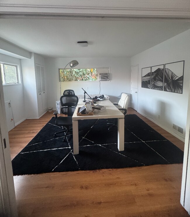 Building Photo - 2119 1/2 S Beverly Glen Blvd