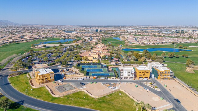 Building Photo - 180 Degrees of Golf Views