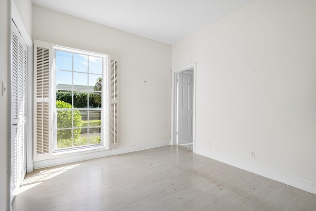 Building Photo - 157 Wells Rd