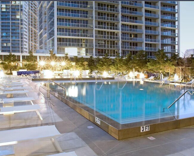 Building Photo - 465 Brickell Ave
