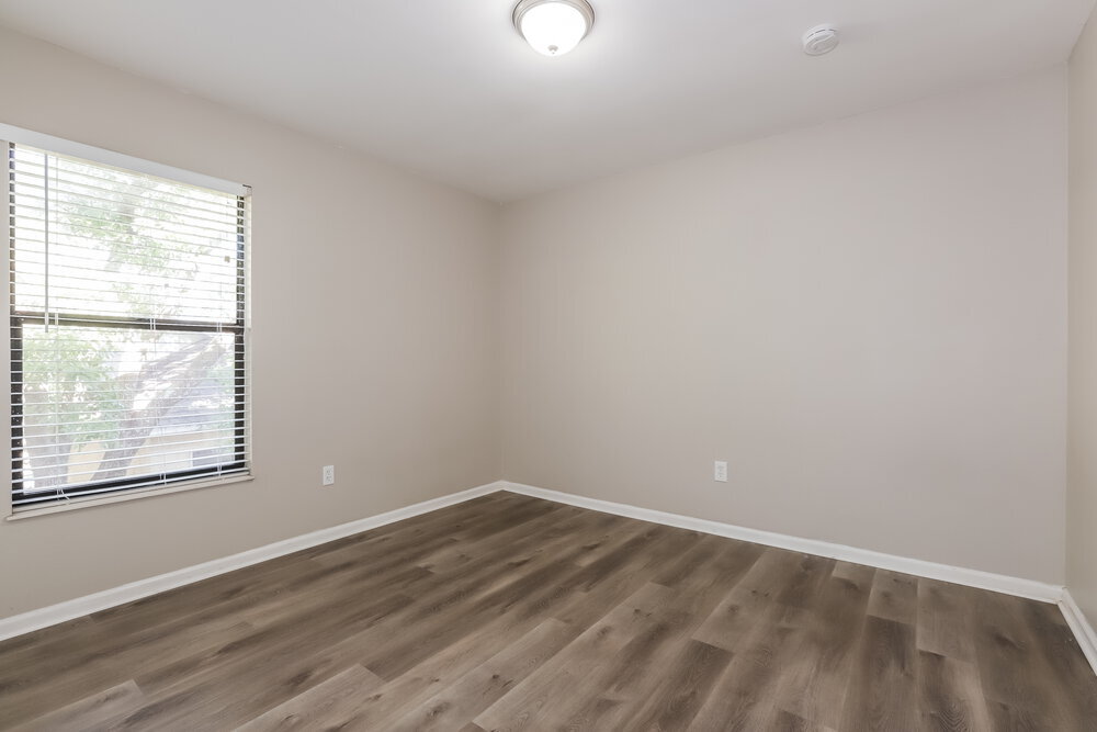 Building Photo - 2416 Kenwick Dr