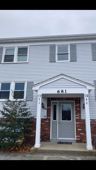 Primary Photo - 681 State Rd