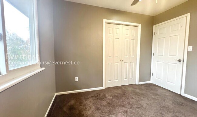 Building Photo - 309 SW Richwood Ln