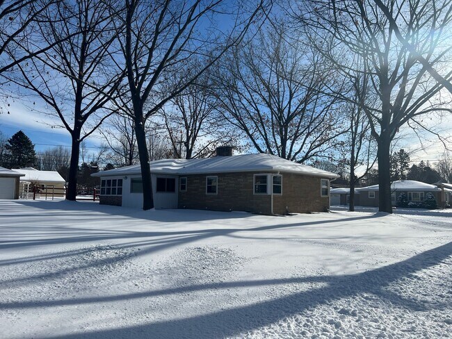 Building Photo - Click the “Apply Now” button or email wapmrentals@gmail.com for a prompt response.