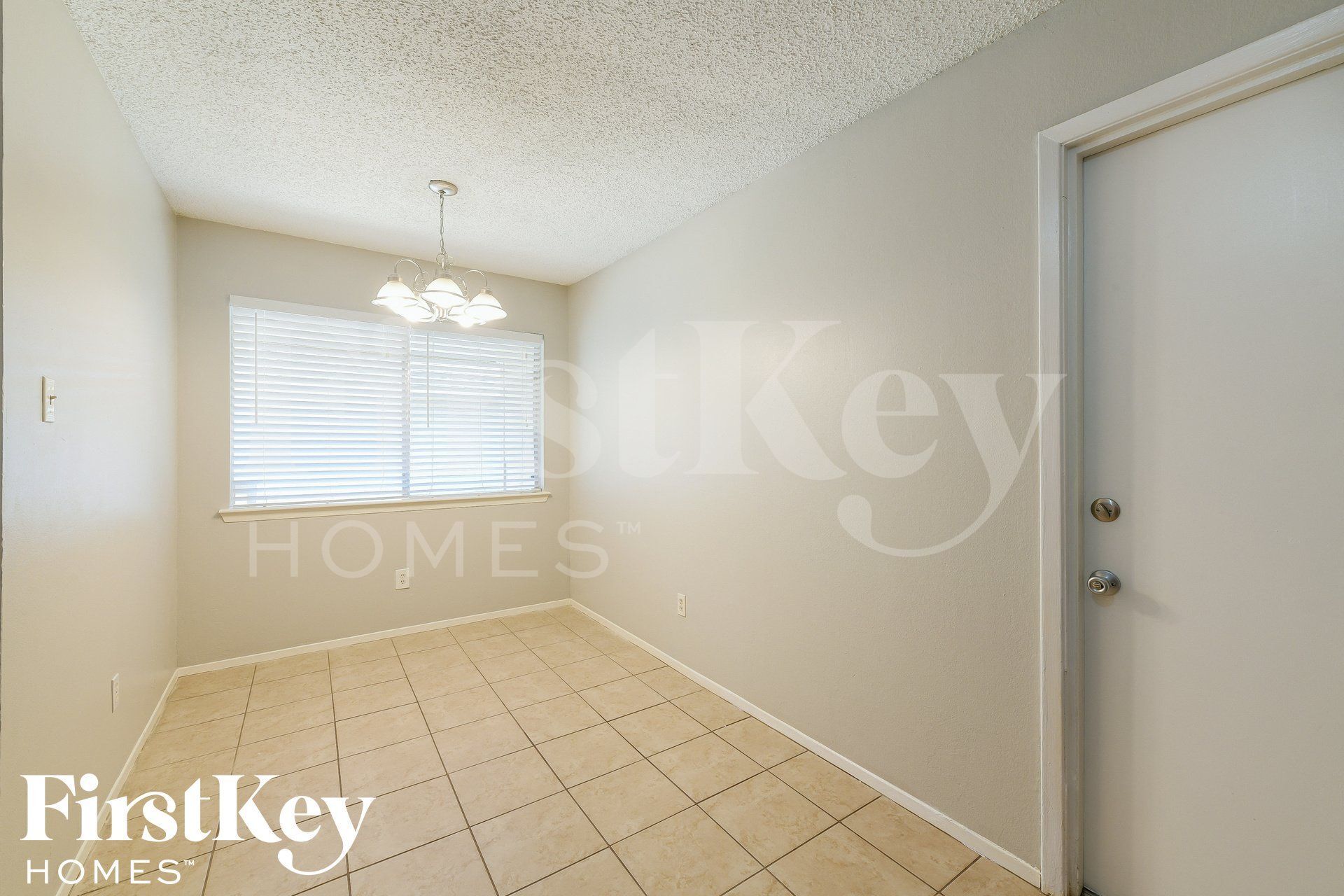 Building Photo - 13630 Alon Ln