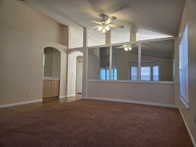 Building Photo - Weston Hills Gated Pool Community