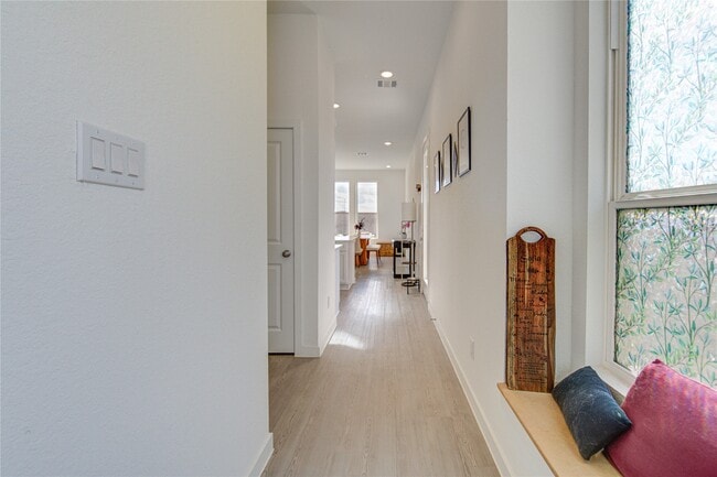 Building Photo - 21255 Doubtful Cyn Dr