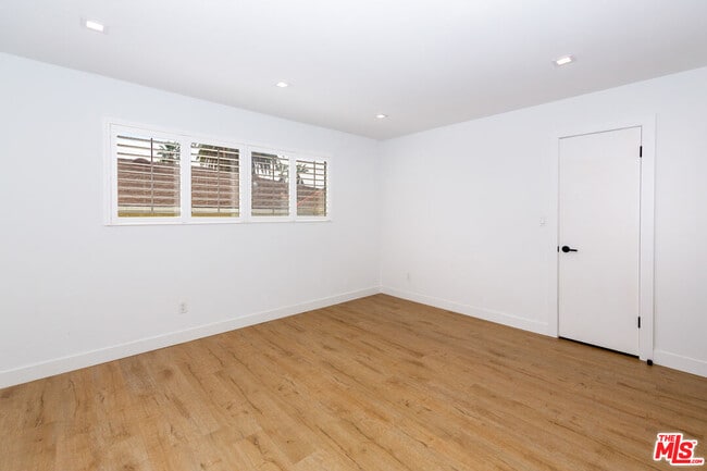 Building Photo - 610 Orlando Ave