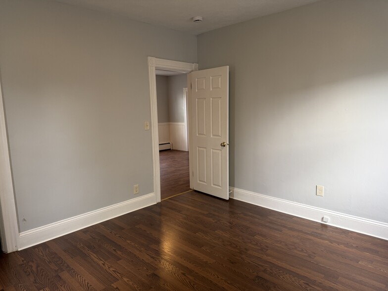 Bedroom 1 - 13 Elizabeth St