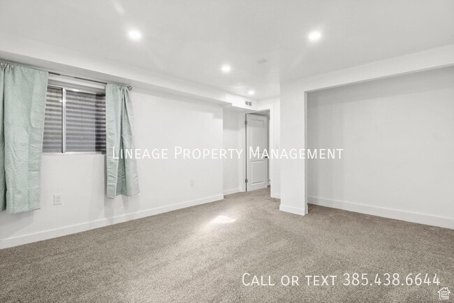 Building Photo - 4487 St Andrews Dr