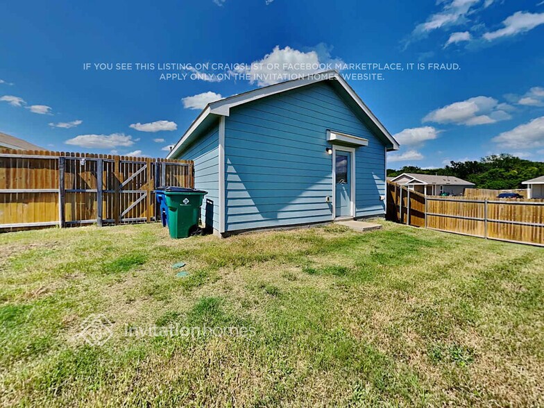 Building Photo - 3224 Crestone Dr