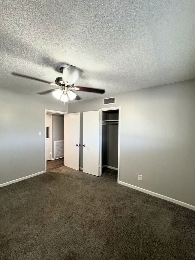 Building Photo - Available For Immediate Move-In!!