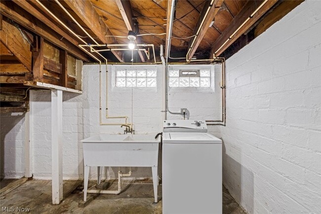 Building Photo - 3850 Mayfield Rd