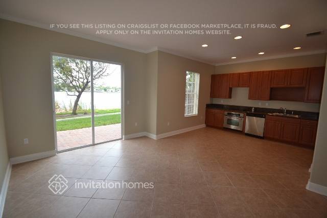 Building Photo - 6889 Julia Gardens Dr