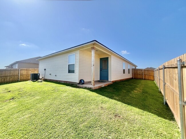 Building Photo - 1208 Clydesdale Dr