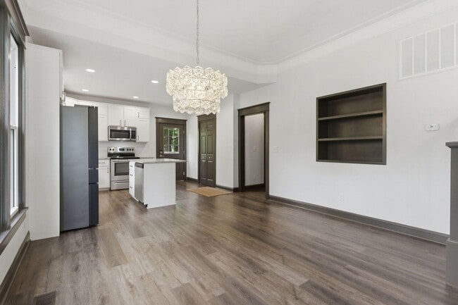 Building Photo - Updated 4-bedroom, 2-bath home in the Rountree neighborhood