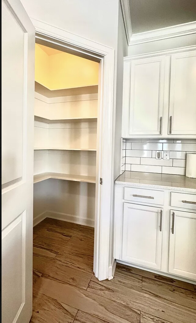 Building Photo - Charming 3-Bed End-Unit Townhome in Apex!