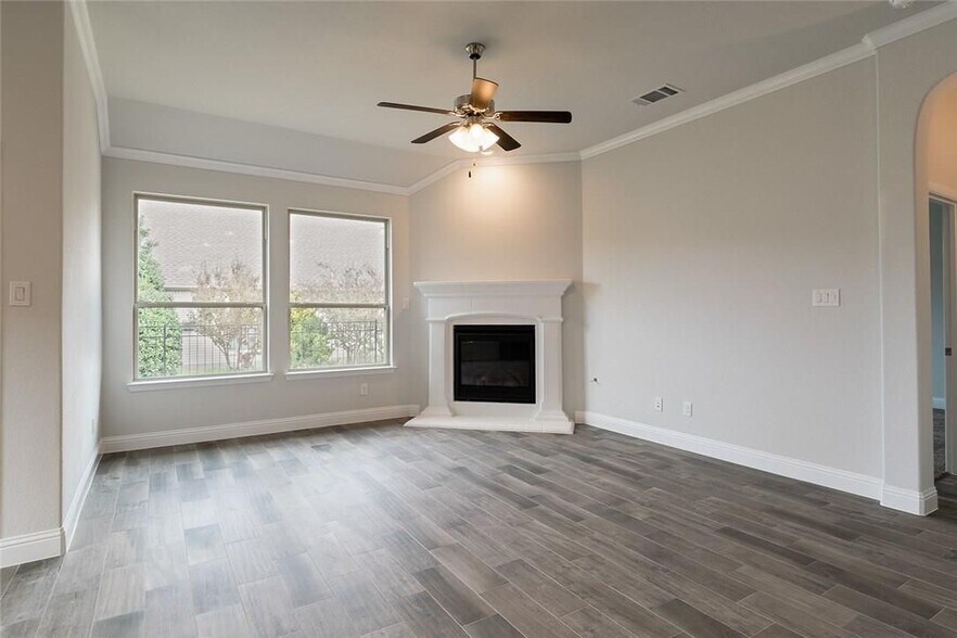 Building Photo - 4004 Knollbrook Ln