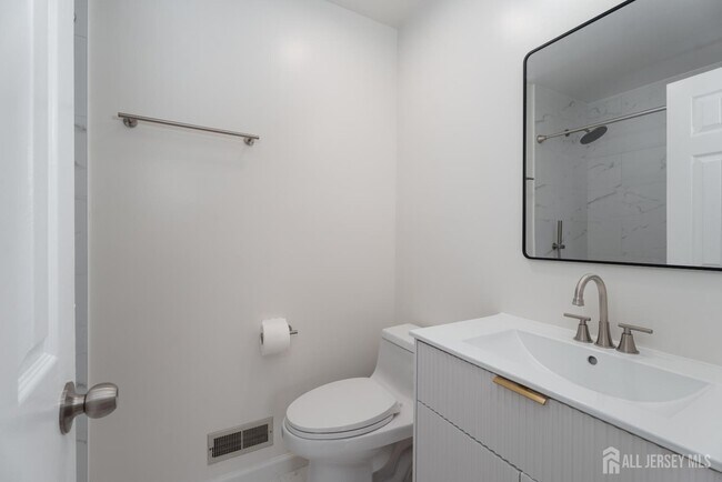 Building Photo - 357 Hadleigh Ln