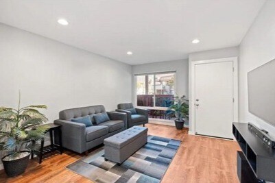 Building Photo - 745 E Bradley Ave