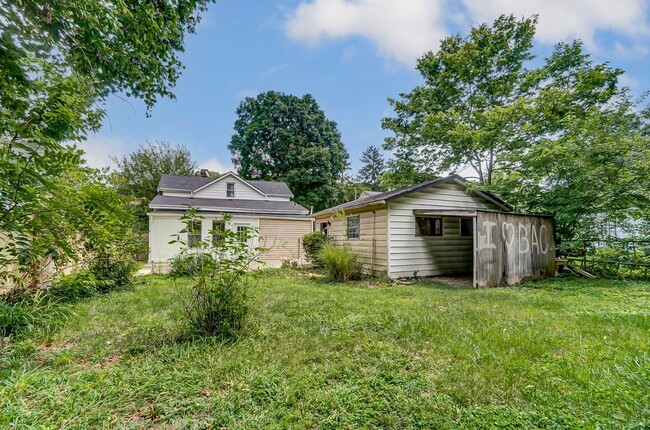 Building Photo - Charming cottage in Cleves!