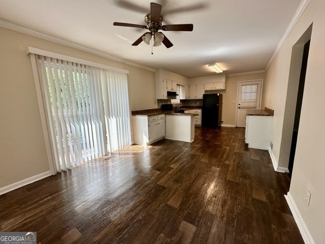 Building Photo - 3876 Devon Wood Ave