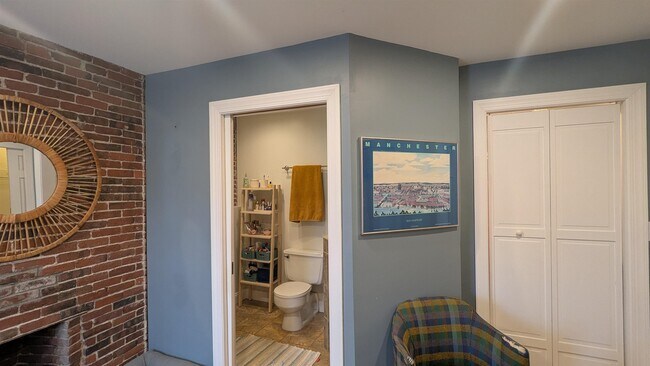 Building Photo - 105 W Merrimack St