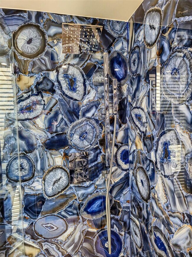 Building Photo - 16699 Collins Ave