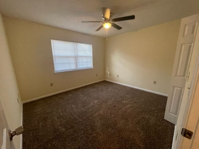 Building Photo - 801 Jessica Ln