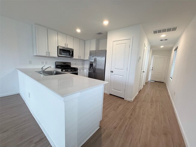 Building Photo - 21511 Carosella Dr