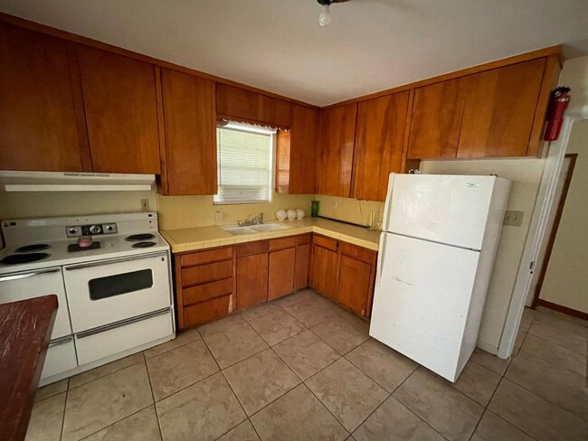 Building Photo - 607 Westway Ave