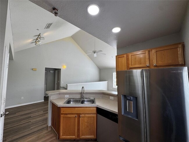 Building Photo - 9141 Lee Vista Blvd