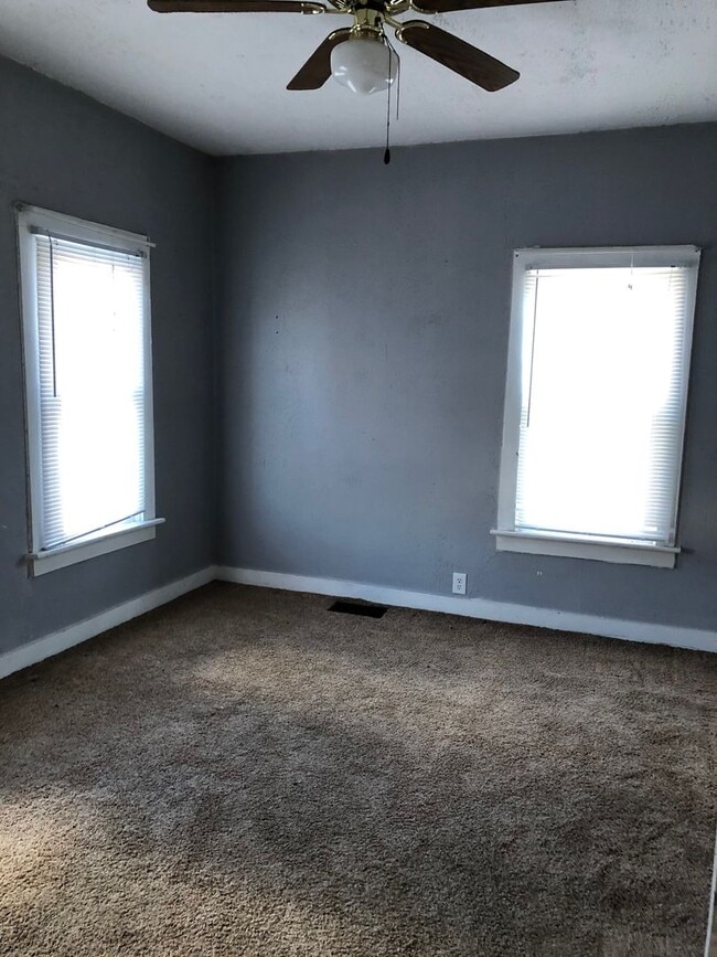 Building Photo - 2 BR/1 BA home
