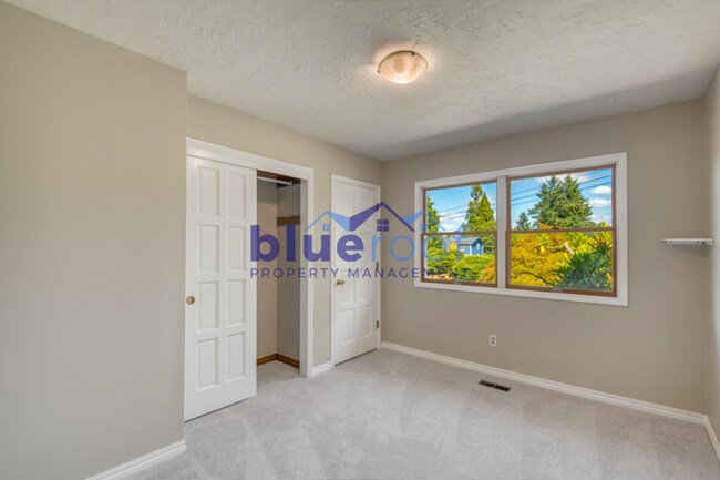 Building Photo - 27827 SW Grahams Ferry Rd