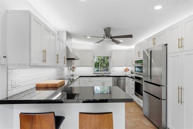 Building Photo - 7801 SW 58th Ave